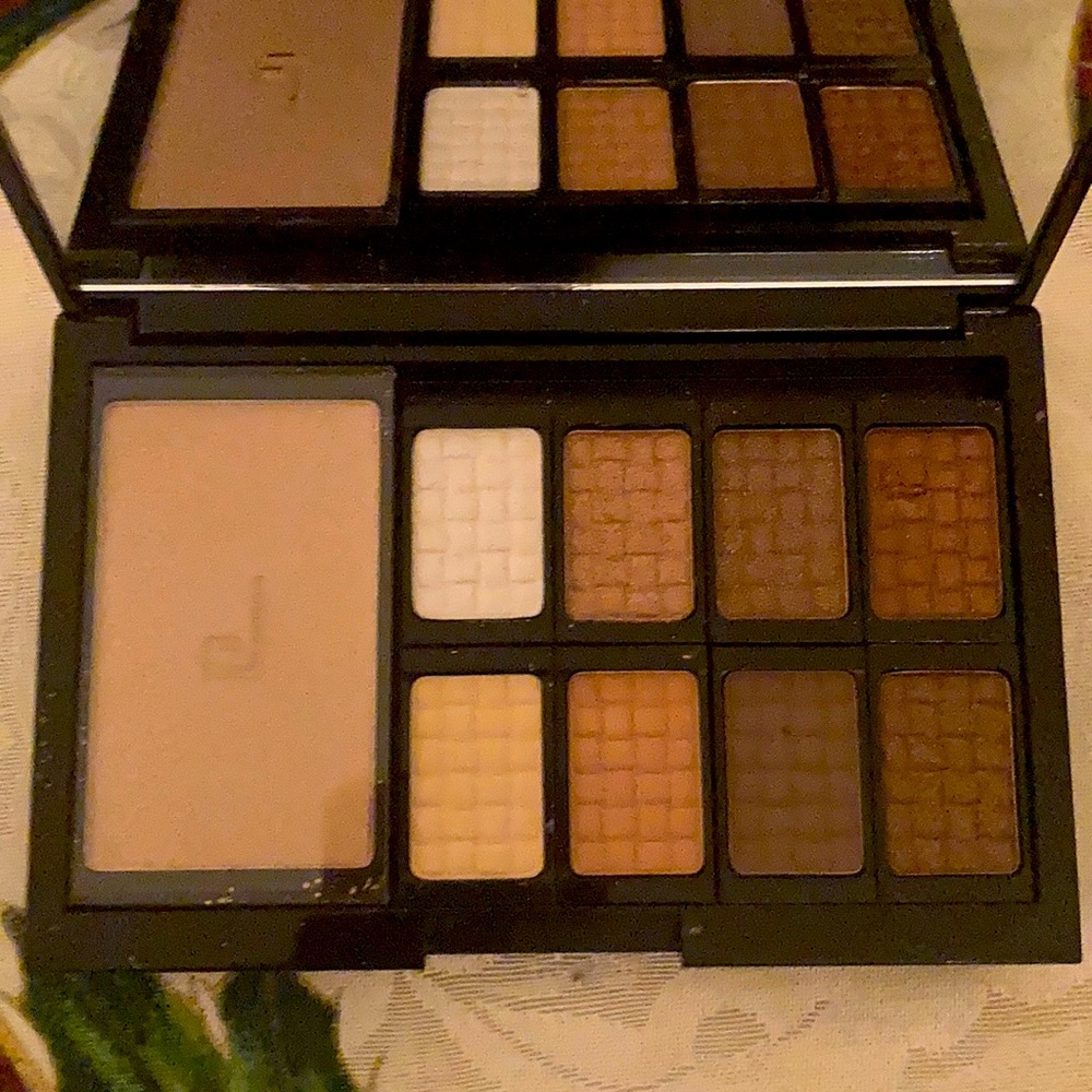 Doucce eye palate in neutrals